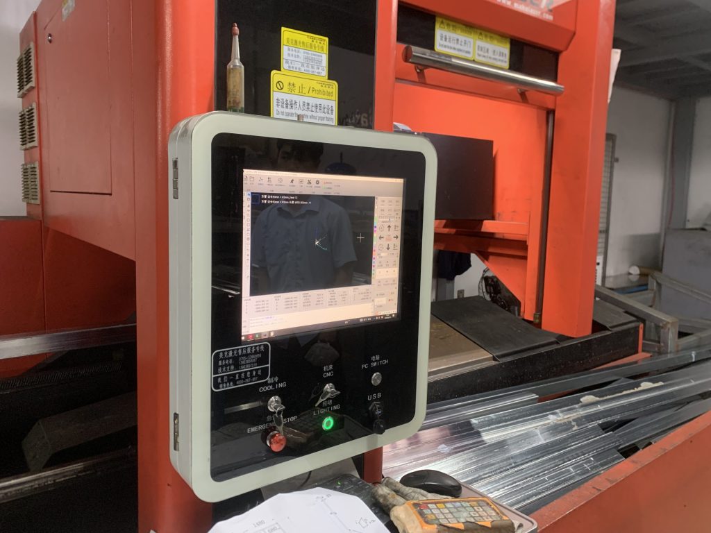 CNC control system used for custom metal manufacturing